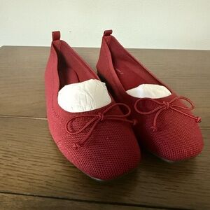 NWOB 41 Hawthorn Burgundy Bow Knit Flats